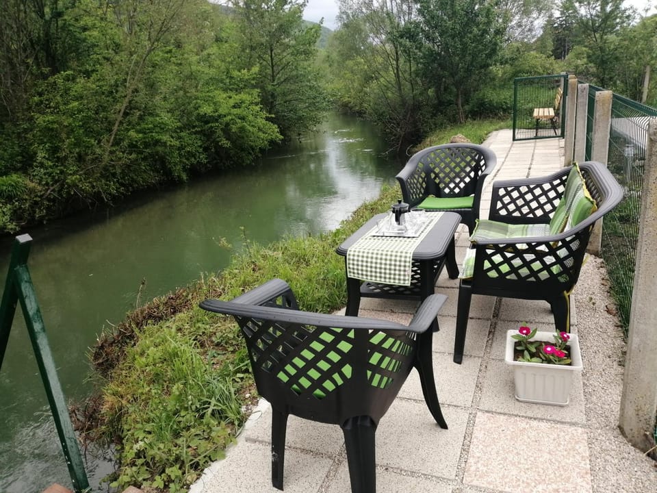 Garden, Seating area, Garden view, Landmark view, Mountain view, River view