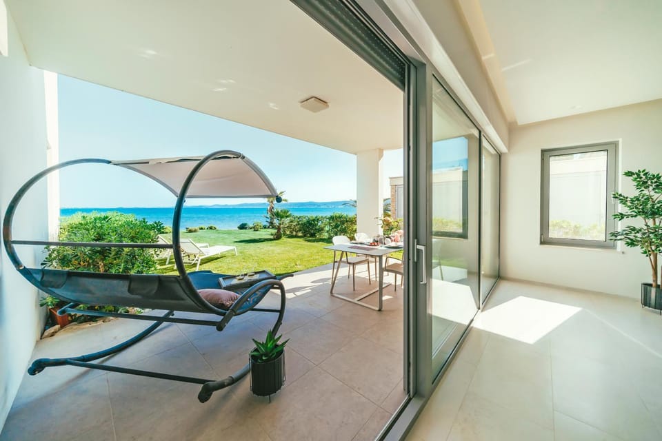 Patio, Day, Garden, Balcony/Terrace, Beach, On site, Sea view