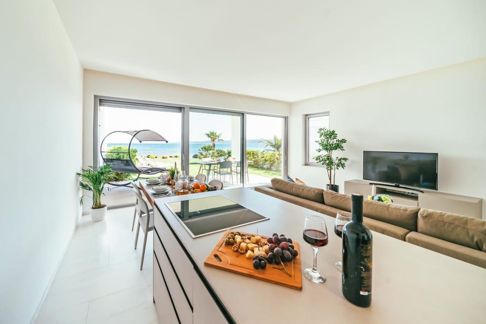 Living room, Seating area, Dinner