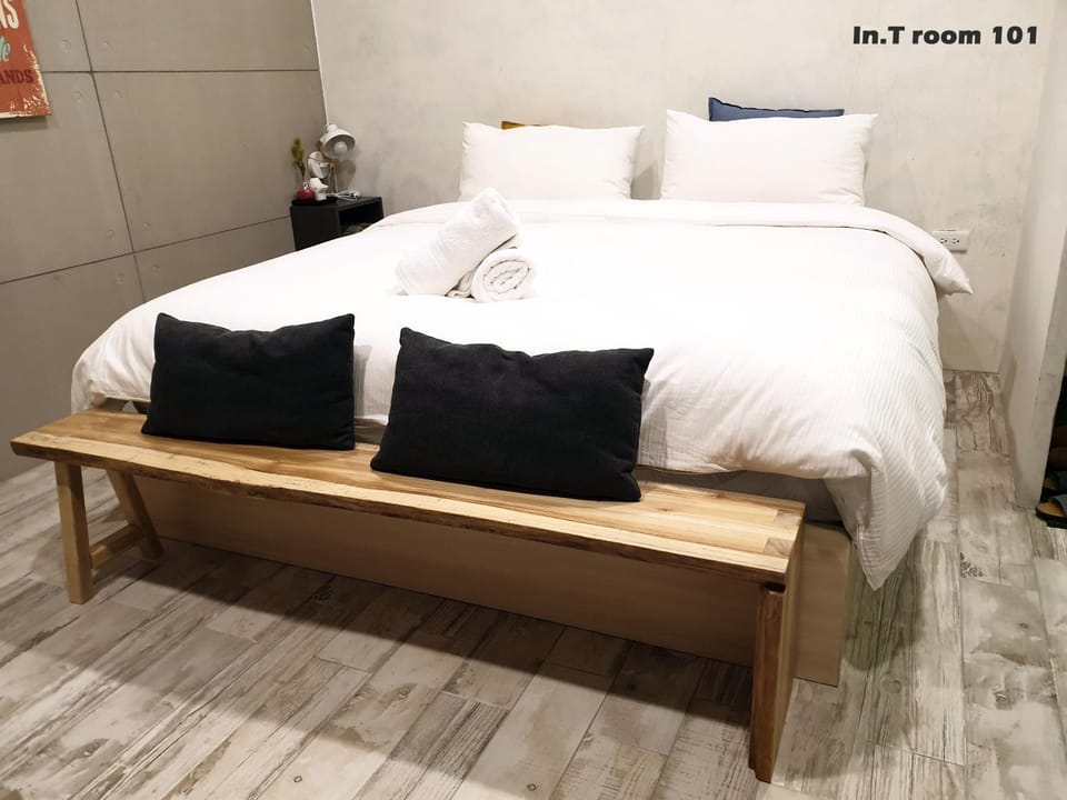 Bedroom, bunk bed