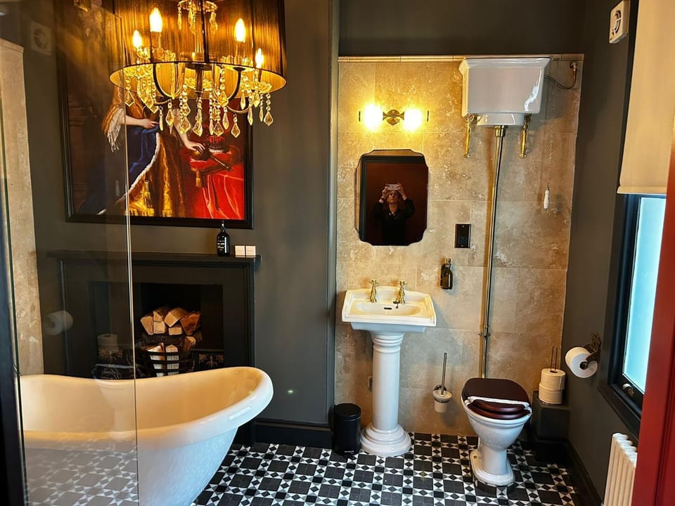 Shower, Toilet, Bathroom, Bath