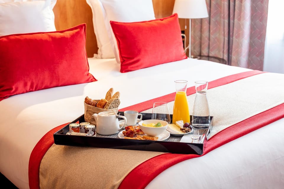Bed, Bedroom, room service