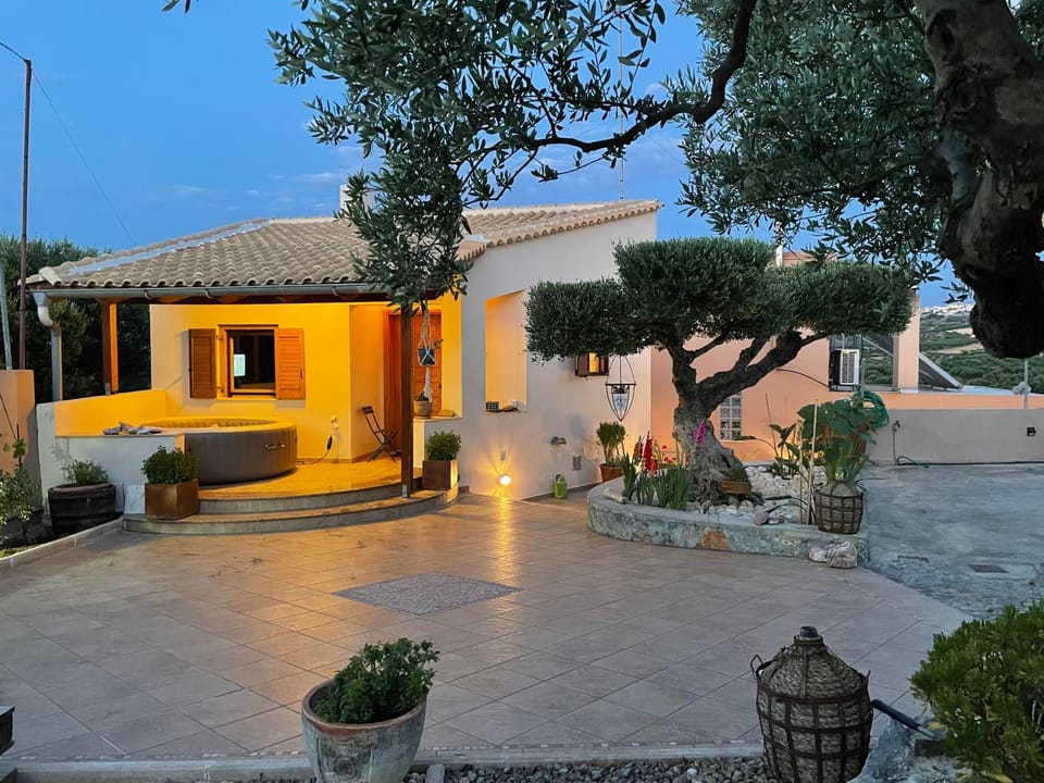 Property building, Patio, Day, Garden, Garden view