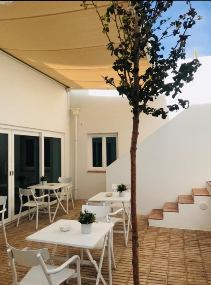 Patio, Dining area
