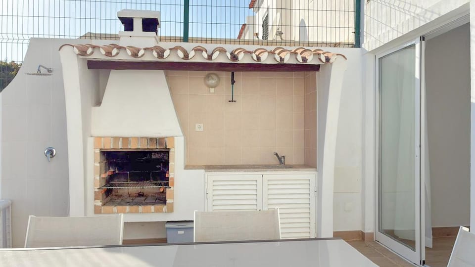 Vila Shradhala V4 Vilamoura Marina by HsRentals House in Quarteira