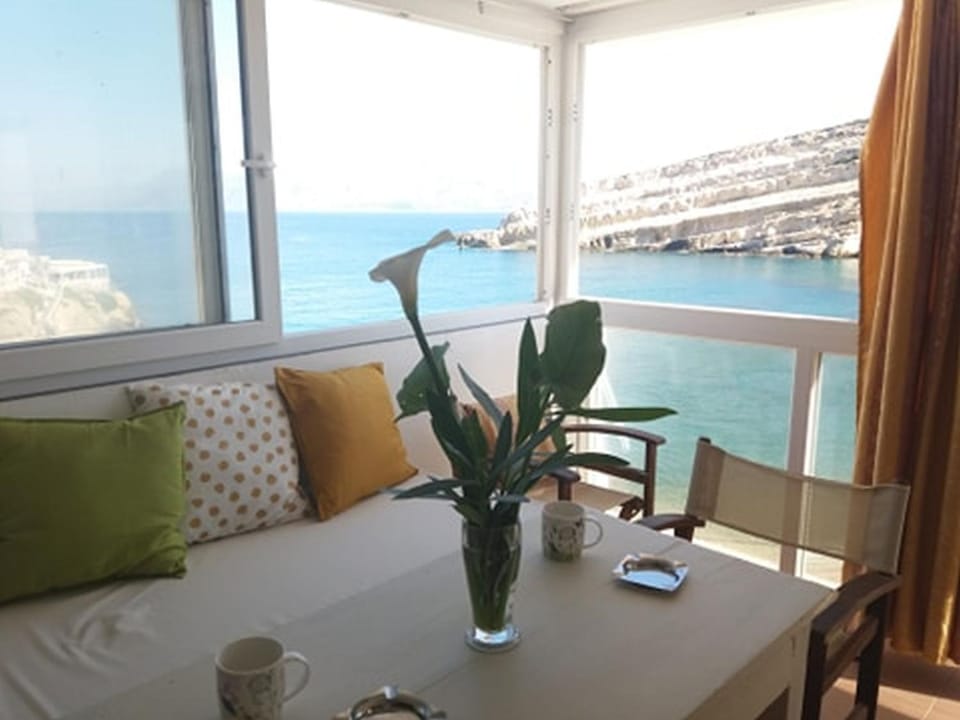 Living room, Sea view
