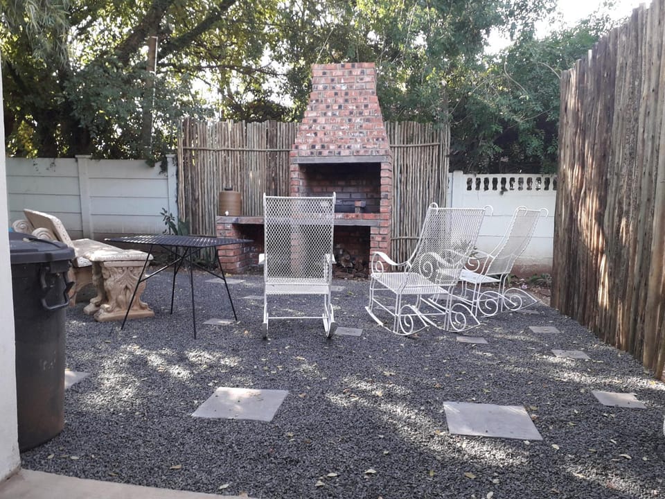 Relax in Joy & Mignon for a bushveld Feeling Apartment in South Africa