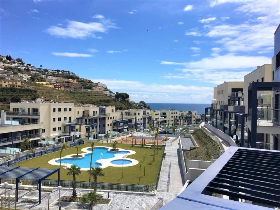 Balcony/Terrace, Mountain view, Pool view, Swimming pool, Swimming pool