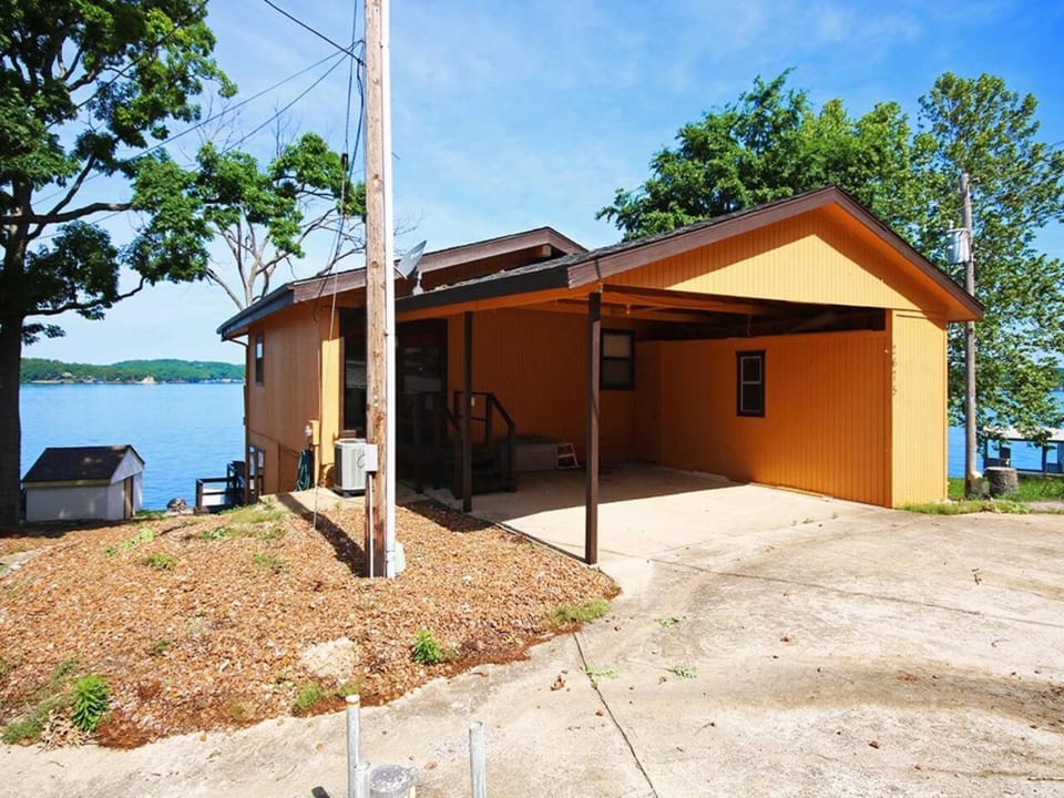 Lake Front Stunner near HToad & Shady Gators House in Lake of the Ozarks
