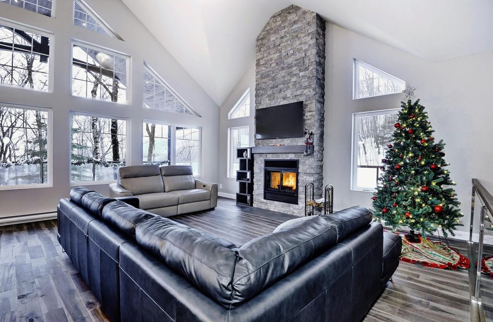 Chalet 06 Chemin Blanc by Les Chalets Alpins Chalet in Quebec