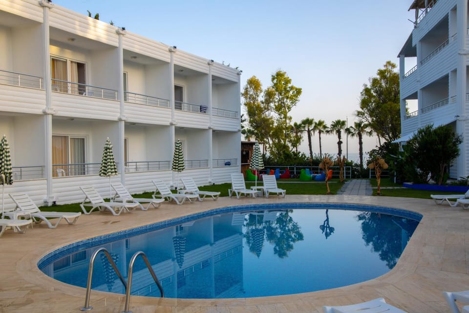 Property building, Swimming pool