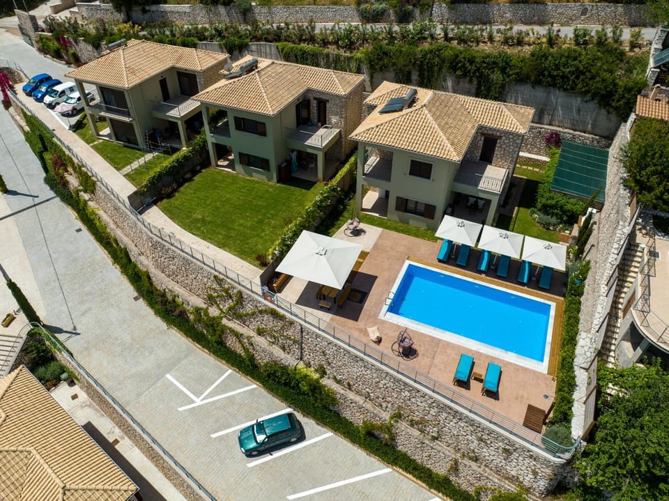 Property building, Swimming pool, Location