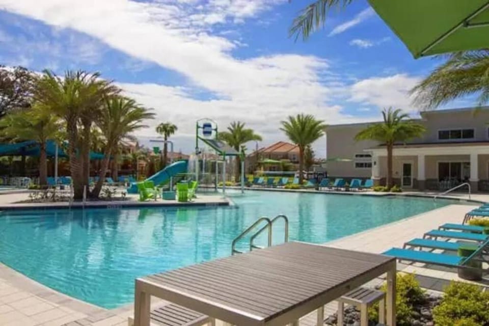 Spectacular big house, 4 Bedrooms, private pool House in Kissimmee