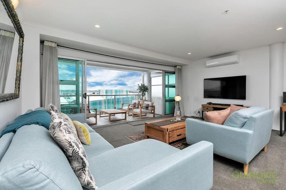 QV Stays Spacious Waterfront Suite Apartment in Auckland