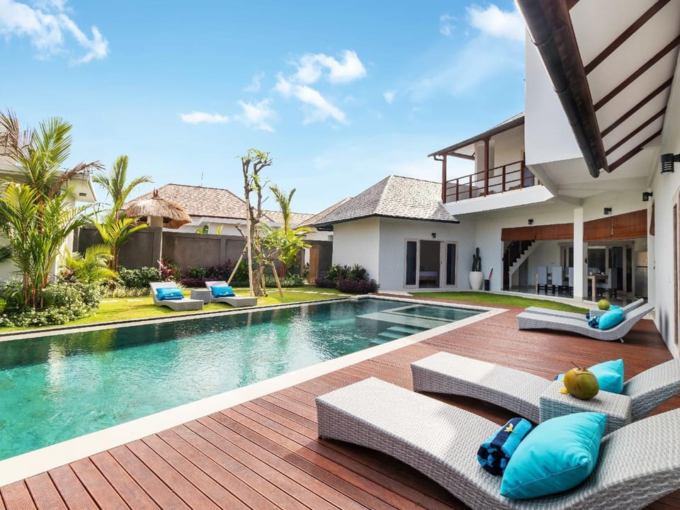 Property building, Swimming pool