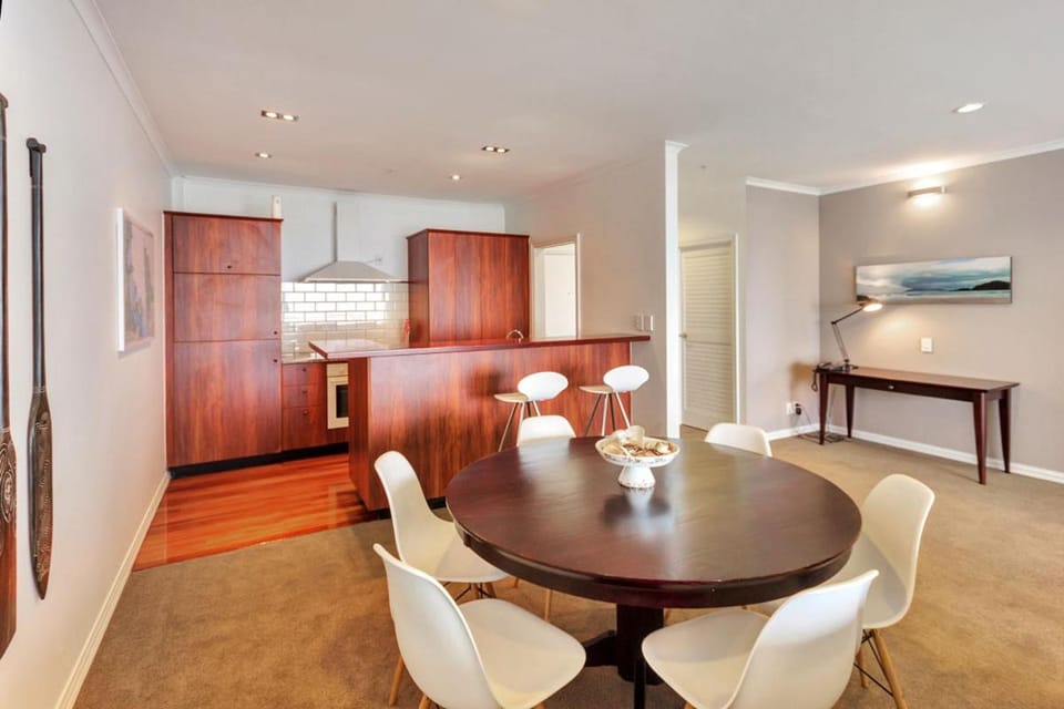QV Stays 2 Bedroom Waterfront Getaway Apartment in Auckland