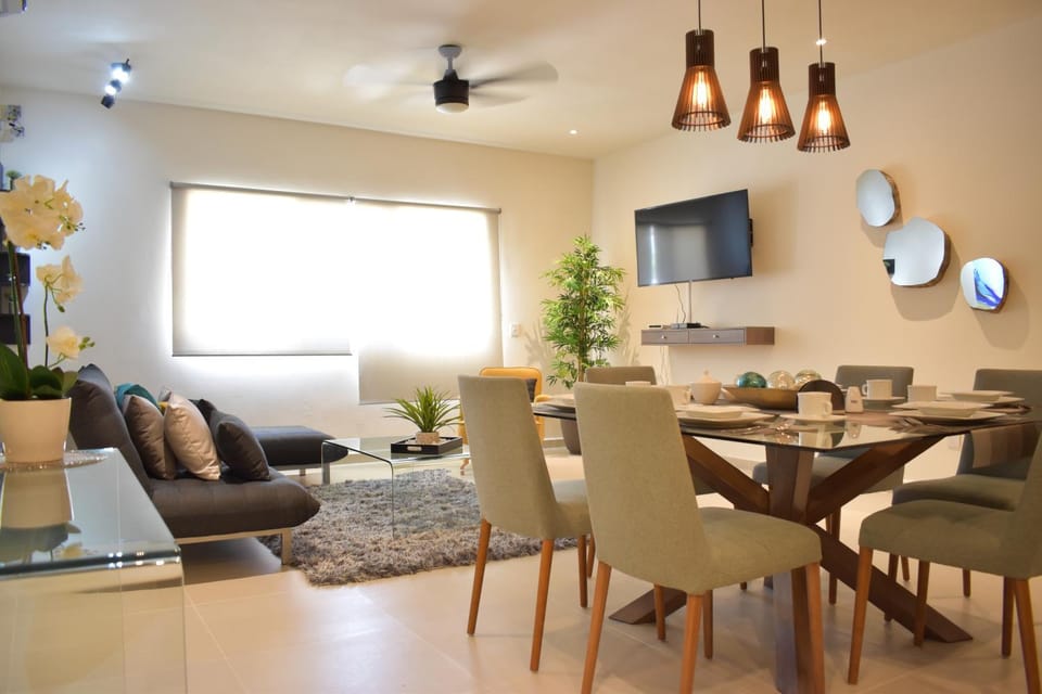 TV and multimedia, Living room, Dining area, fireplace