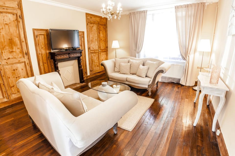 Communal lounge/ TV room, TV and multimedia, Living room, Seating area