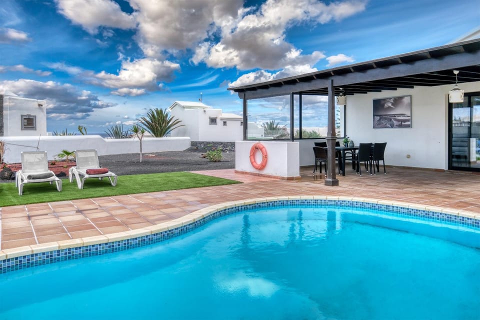 Balcony/Terrace, Swimming pool