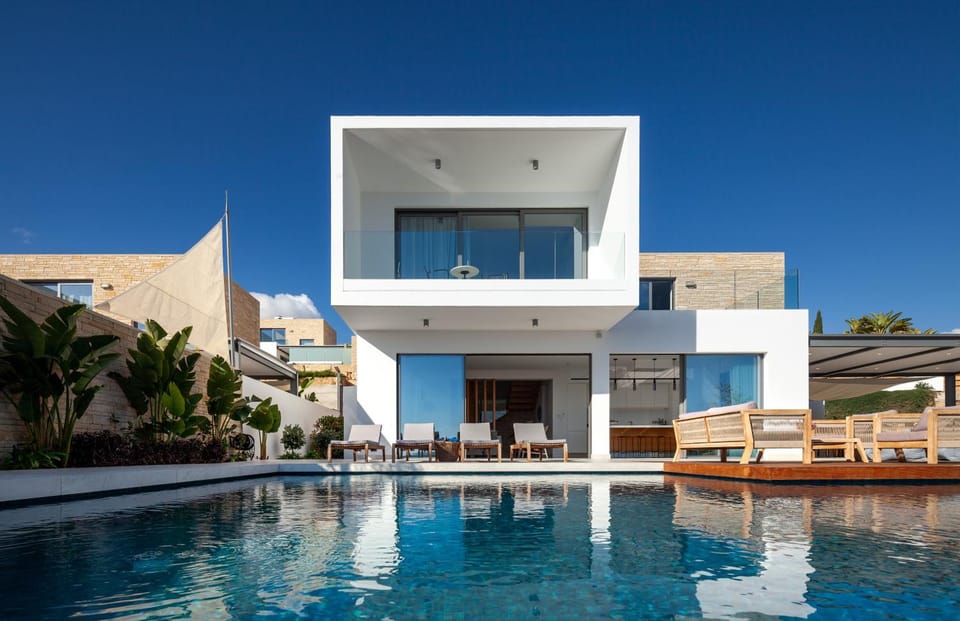 Property building, Garden view, Mountain view, River view, Sea view, Swimming pool