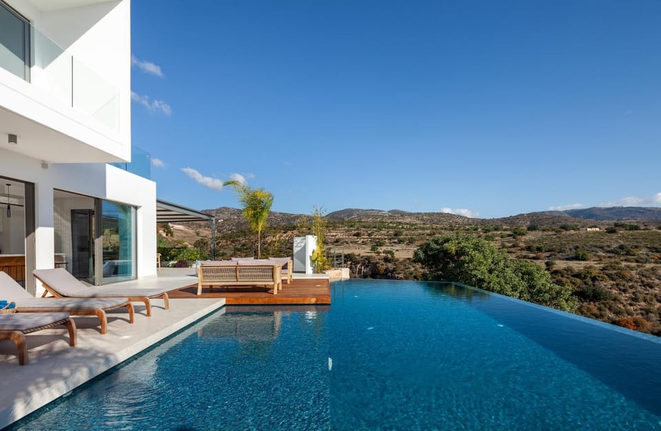 Seating area, Swimming pool, sunbed
