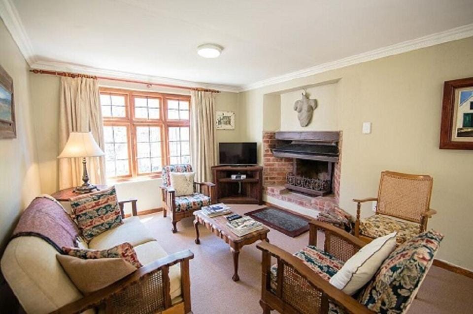 Living room, Seating area, flat iron