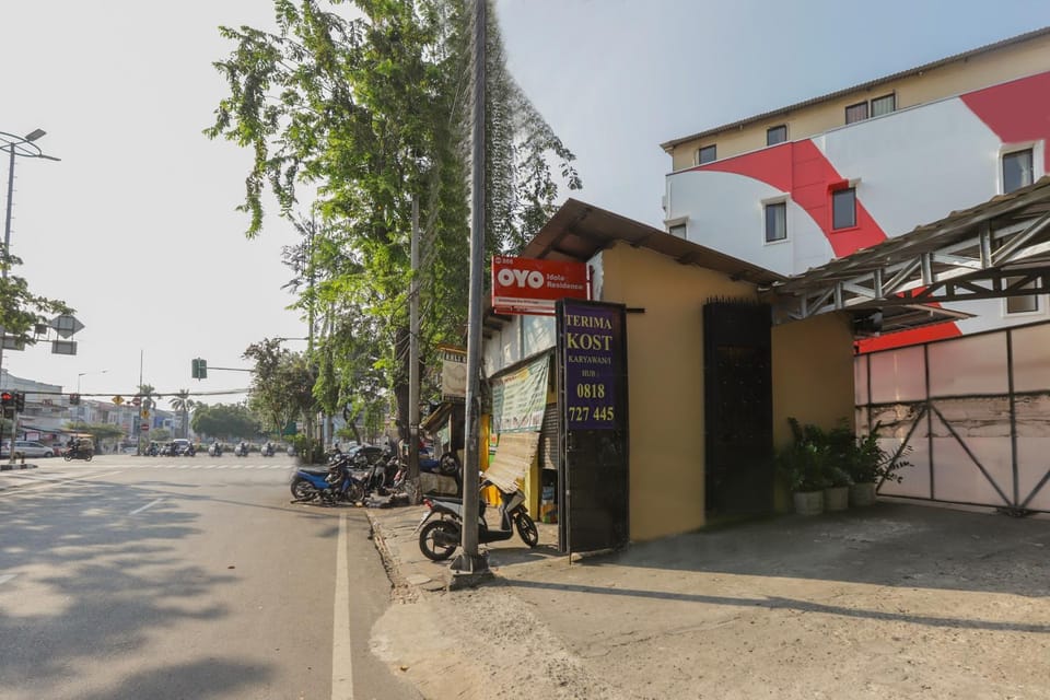 Facade/entrance