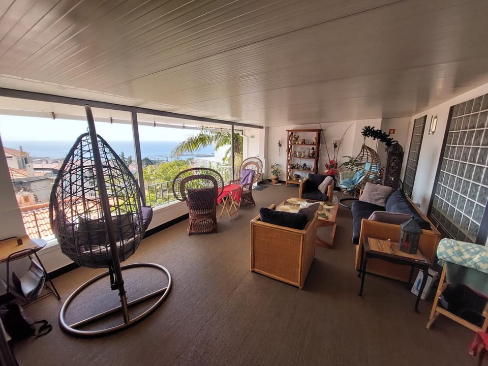 View (from property/room), Balcony/Terrace, Living room, Photo of the whole room, Seating area, Sea view