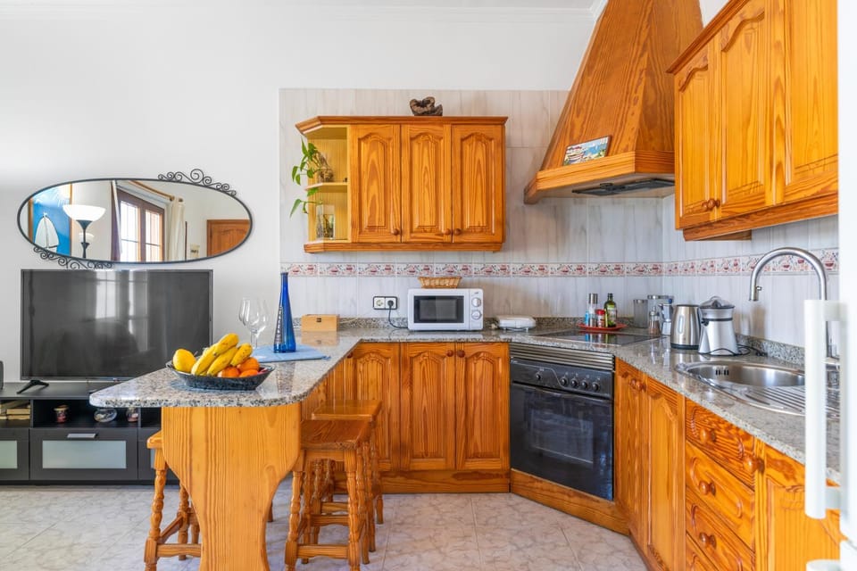 Kitchen or kitchenette, Living room