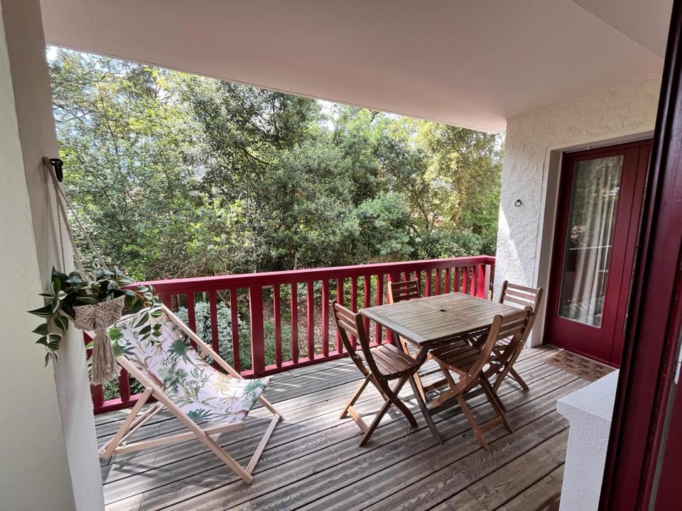 Balcony/Terrace, Garden view