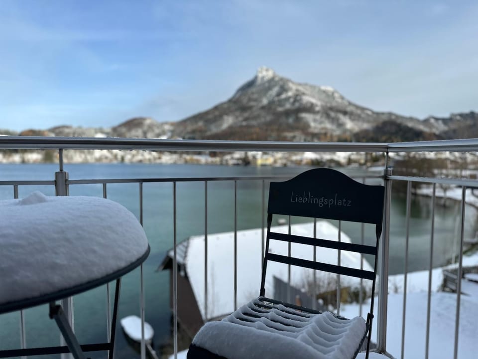 Day, Natural landscape, Winter, View (from property/room), Balcony/Terrace, Lake view, Mountain view