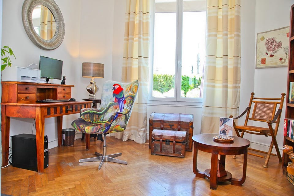 Living room, Business facilities, Seating area