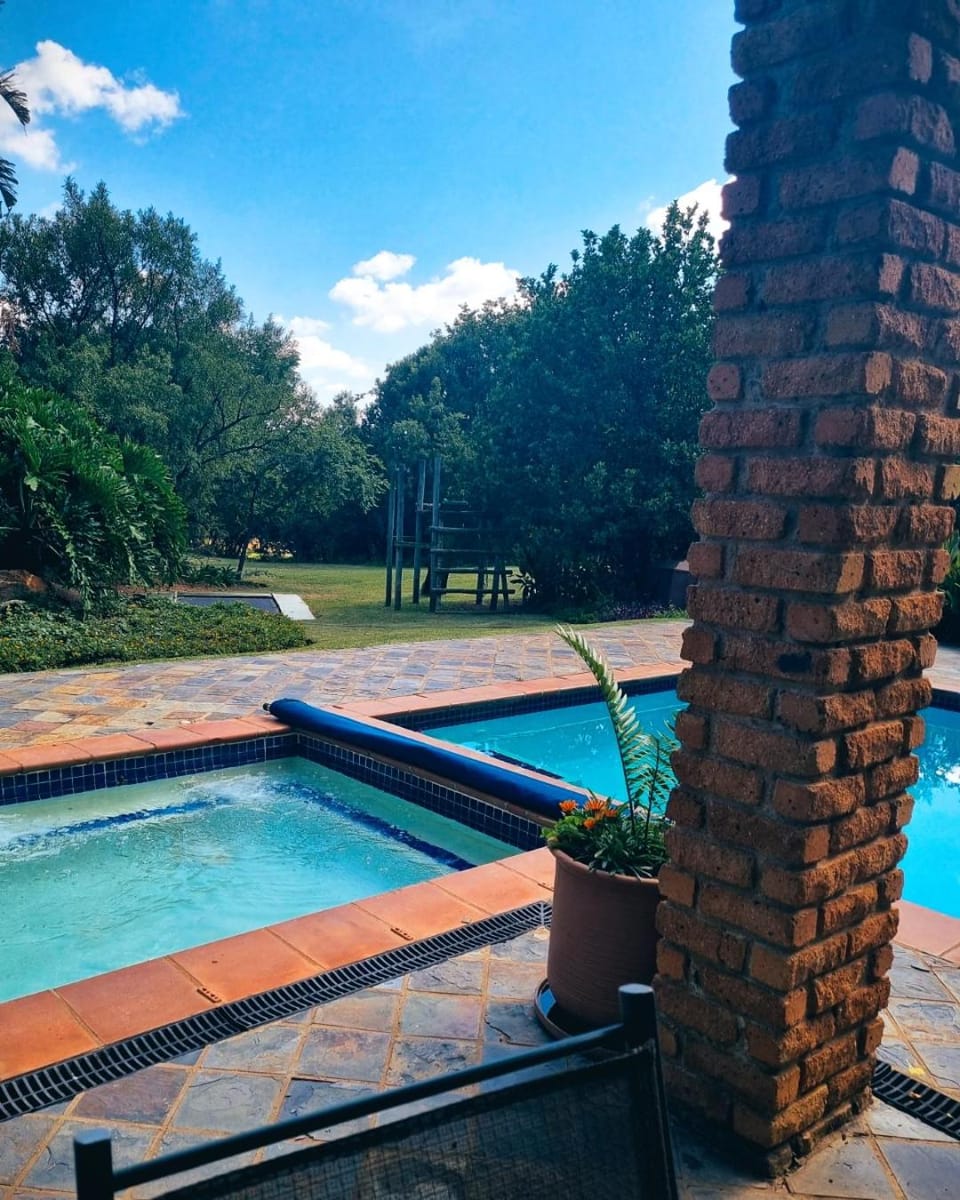 Day, Natural landscape, Garden, Hot Tub, Pool view, Swimming pool
