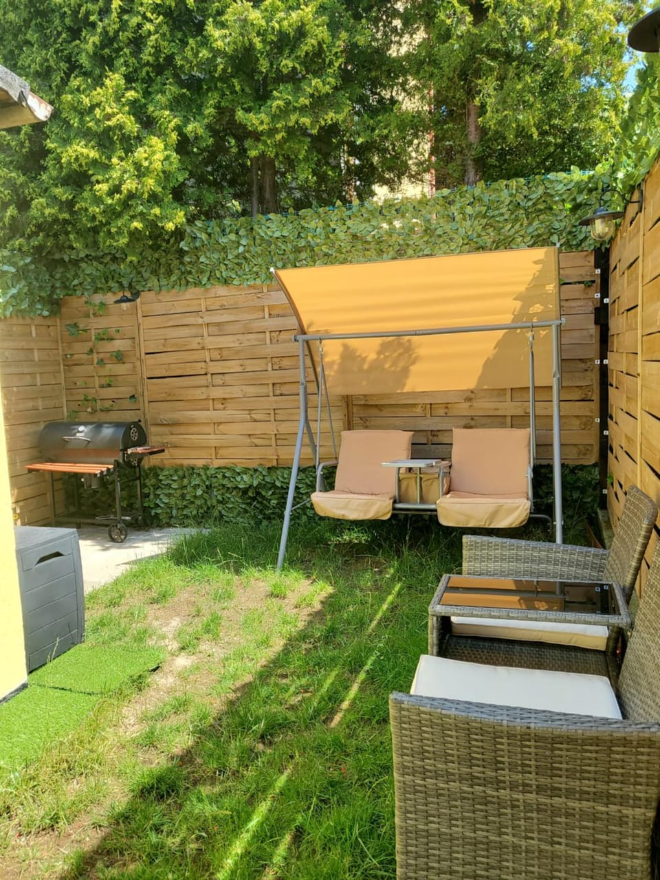 BBQ facilities, Balcony/Terrace