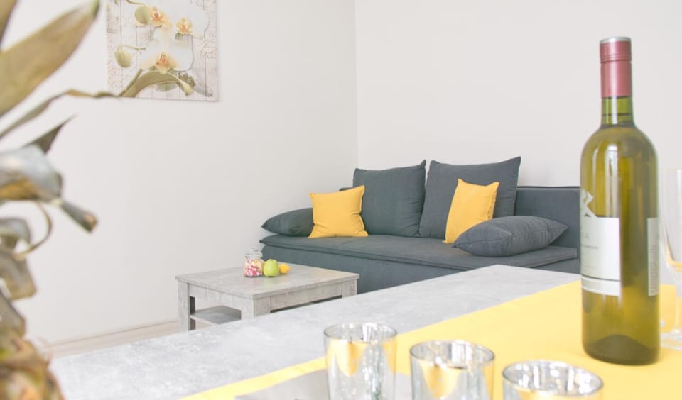 TV and multimedia, Living room, Bedroom