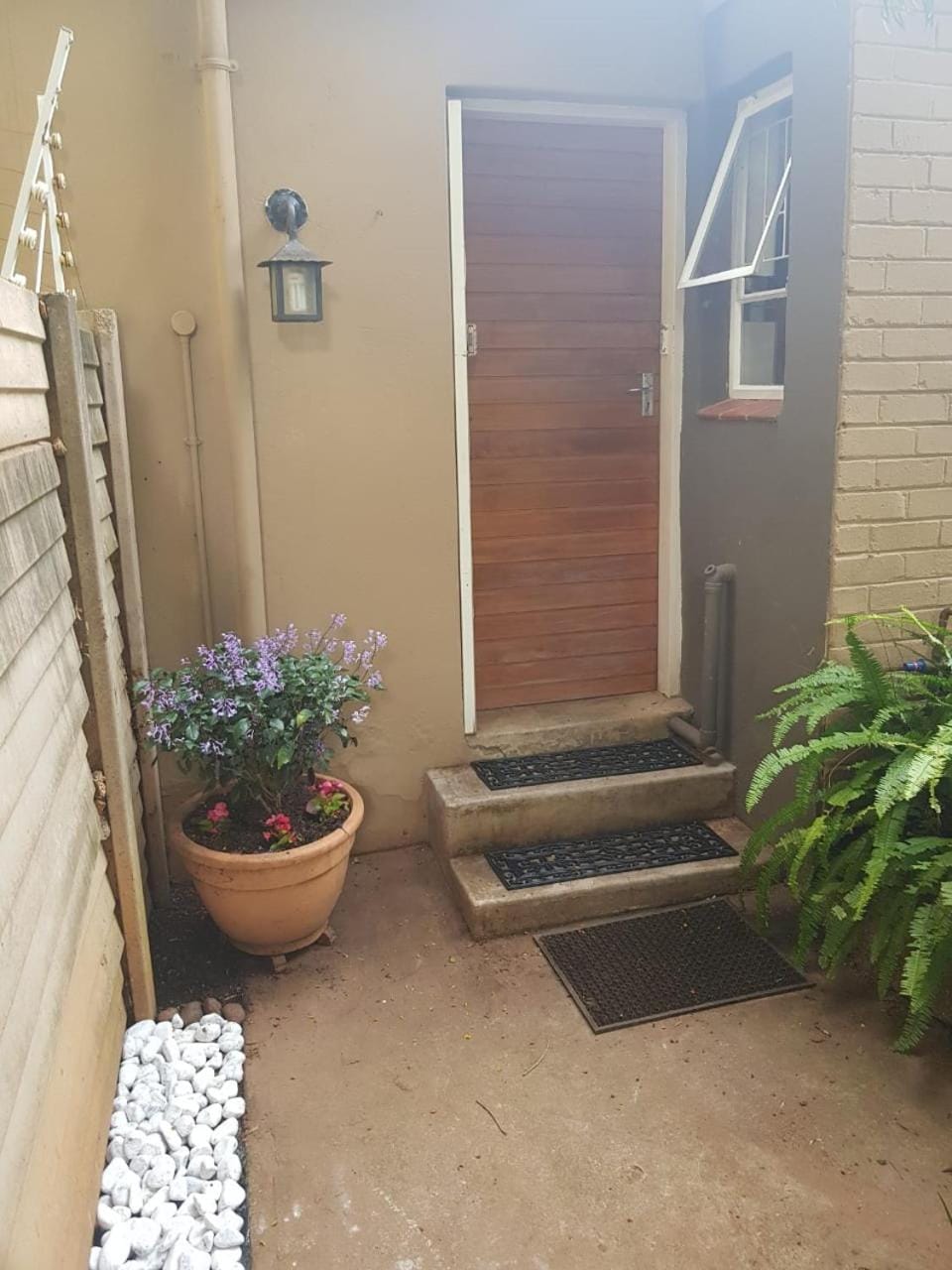 Love Joy Peace Cottage Apartment in Pretoria
