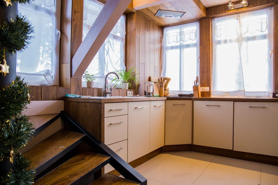 Kitchen or kitchenette, Living room