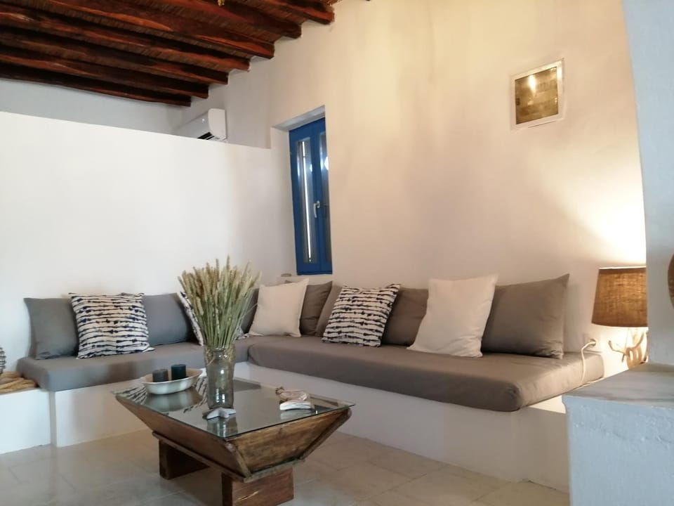 Spacious Paros, Lefkes house with awesome view House in Paros, Greece