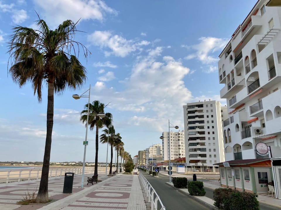 Casa Valdelagrana Playa House in El Puerto de Santa María