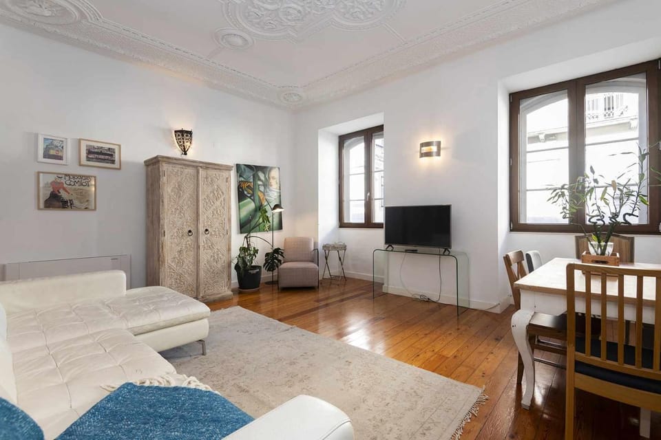 Communal lounge/ TV room, Living room