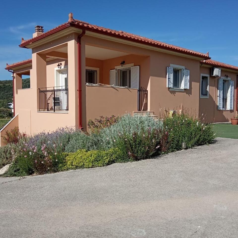 Property building, Facade/entrance, Garden