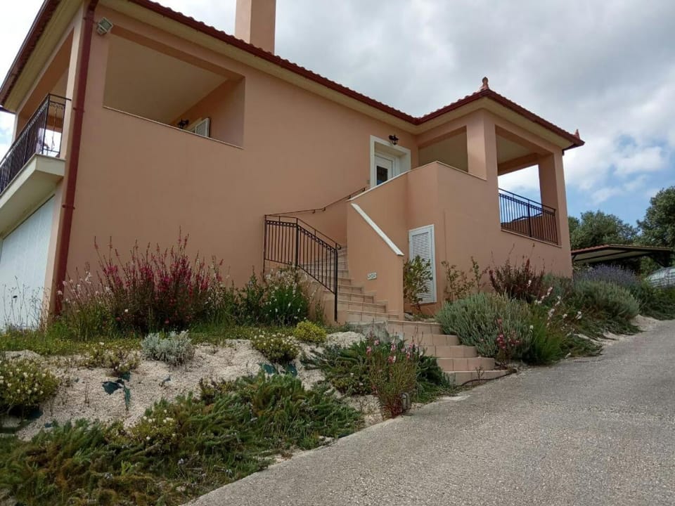 Property building, Facade/entrance, Garden