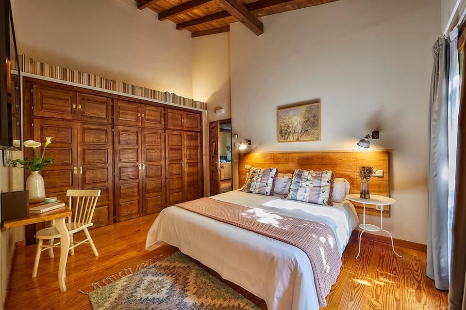 Bed, Photo of the whole room, Bedroom, wardrobe