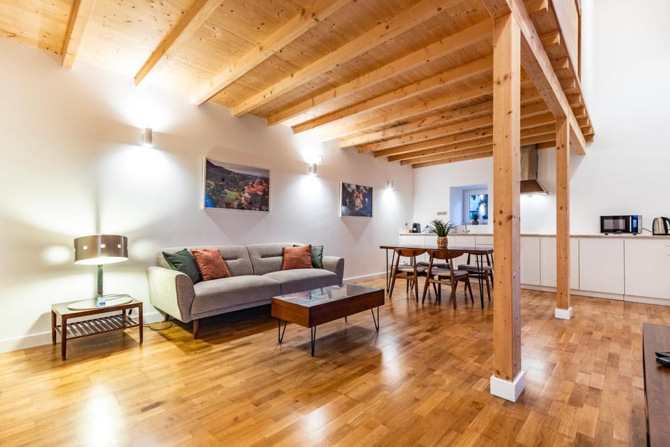 TV and multimedia, Kitchen or kitchenette, Living room