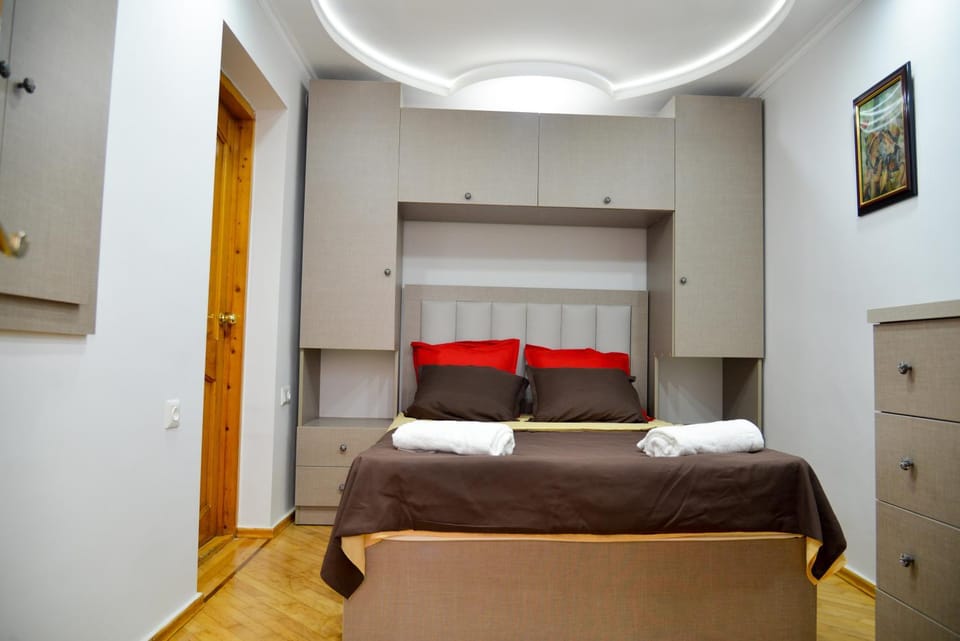 Bed, Photo of the whole room, Bedroom, bunk bed