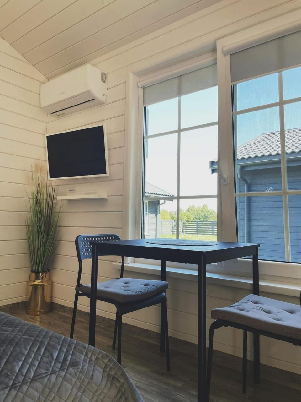 TV and multimedia, air conditioner
