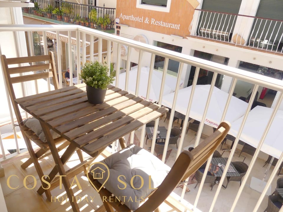 LA CARIHUELA TORREMOLINOS - STUDIO 2- COSTA SOL HOLIDAY RENTALS Apartment in Torremolinos