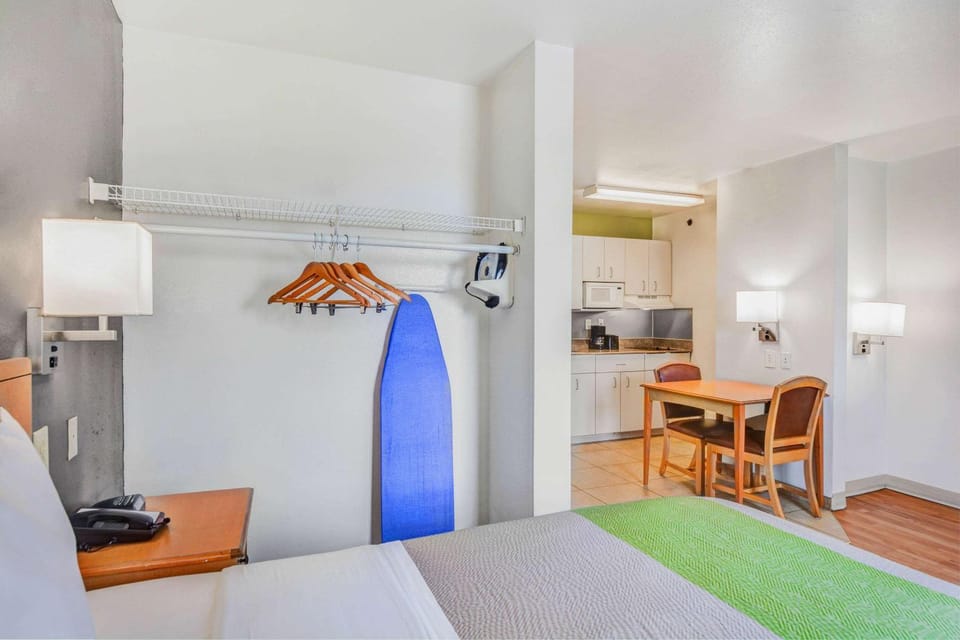 Photo of the whole room, On site