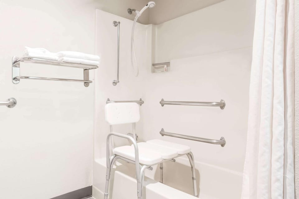 Bathroom, Photo of the whole room, On site