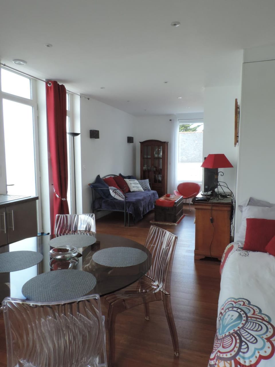 Living room, Dining area